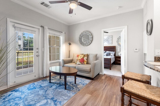 5511 Pecan Spgs Rd in San Antonio, TX - Building Photo - Building Photo