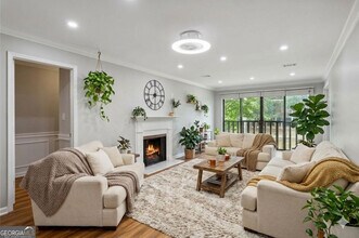 23214 Plantation Dr NE in Atlanta, GA - Building Photo - Building Photo