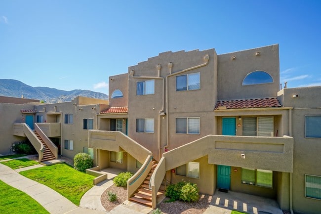 Las Kivas Apartments