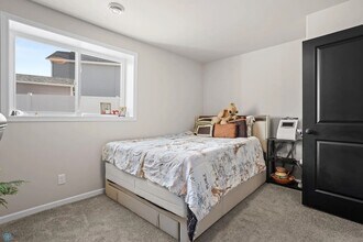 752 Cathy Dr W in West Fargo, ND - Building Photo - Building Photo