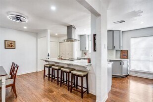 15642 Overmead Cir in Dallas, TX - Building Photo