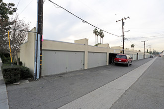 Garnet Lane Apartments in Fullerton, CA - Building Photo - Building Photo