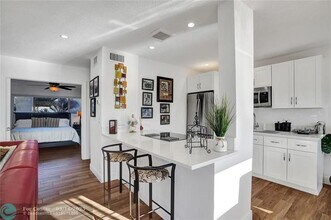 1201 S Riverside Dr in Pompano Beach, FL - Building Photo - Building Photo