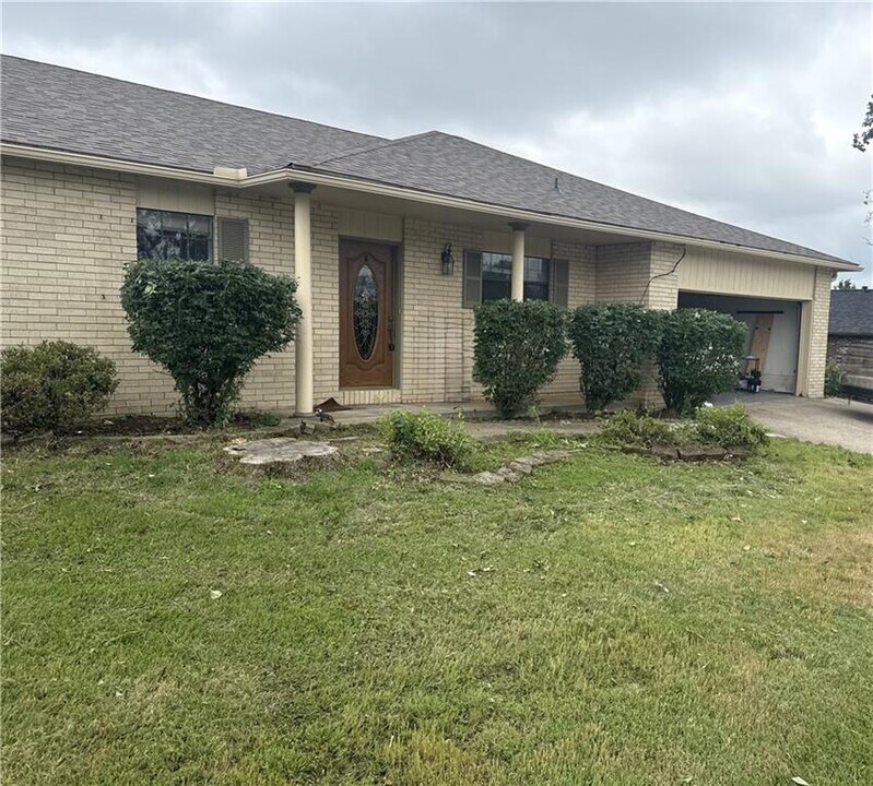 2604 W Dogwood St in Rogers, AR - Building Photo