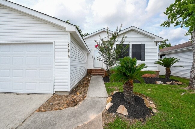 21019 Sweet Blossom Ln in Tomball, TX - Building Photo - Building Photo