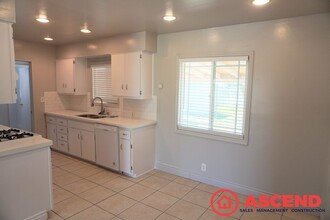 3125 Jade Ave in Bakersfield, CA - Building Photo - Building Photo