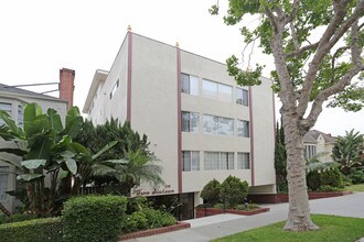 216 S Rexford Dr in Beverly Hills, CA - Building Photo - Building Photo