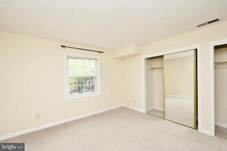 5911 Prince James Dr-Unit -27 in Springfield, VA - Building Photo - Building Photo