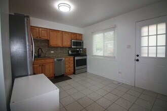 1624 Greenwood Rd in Glenview, IL - Building Photo - Building Photo