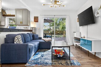 1317 E Diana St in Tampa, FL - Building Photo - Building Photo