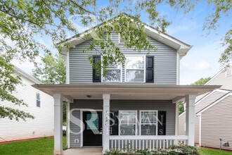 12320 Cross Meadow Rd in Huntersville, NC - Building Photo - Building Photo