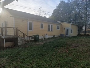 151 Bee Tree Rd in Swannanoa, NC - Building Photo - Building Photo