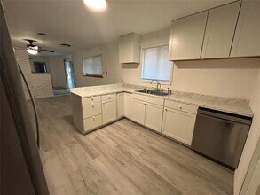 617 Forest Ln in Hurst, TX - Building Photo - Building Photo