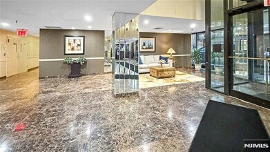 326 Prospect Ave, Unit 2G in Hackensack, NJ - Building Photo - Building Photo