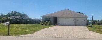 25336 Deep Creek Blvd in Punta Gorda, FL - Building Photo