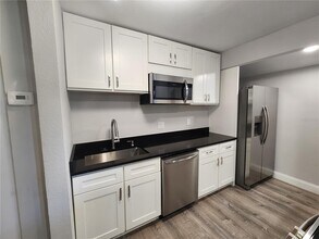 2632 Hidden Lake Dr N in Sarasota, FL - Building Photo - Building Photo