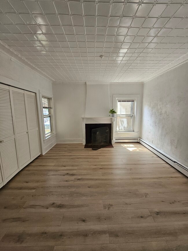 35 Middle St, Unit 1 in Claremont, NH - Building Photo - Building Photo