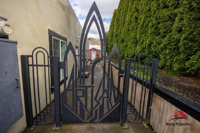 36M - SE Harlow - Troutdale in Troutdale, OR - Foto de edificio - Building Photo