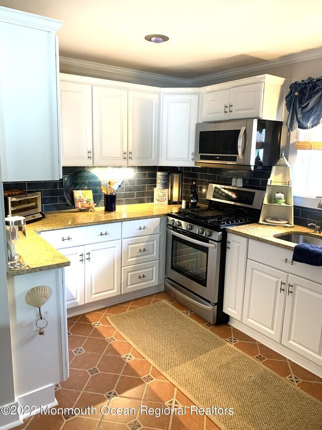 14 Cook St in Monmouth Beach, NJ - Building Photo - Building Photo