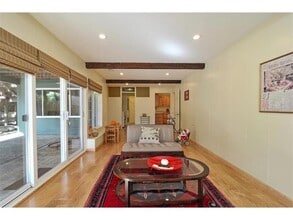 1045 Everglades Dr in Pacifica, CA - Foto de edificio - Building Photo