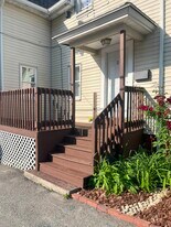 213 Brown St, Unit 1st Floor Apt in Westbrook, ME - Building Photo