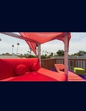 8665 Clifton Way in Beverly Hills, CA - Building Photo - Building Photo