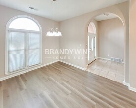 8301 Meadow Vale Dr in Memphis, TN - Building Photo - Building Photo