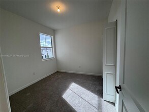 2716 SE 26th Ave in Homestead, FL - Building Photo - Building Photo