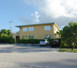 Croissant Park Apartments in Fort Lauderdale, FL - Building Photo - Building Photo