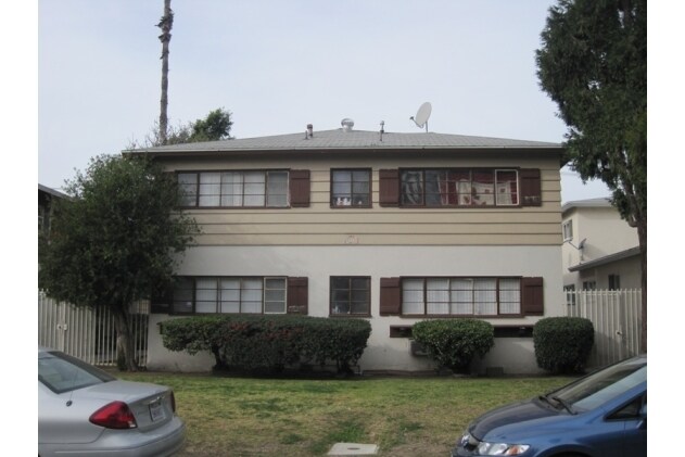 5707 Tilden Ave in Van Nuys, CA - Building Photo - Building Photo