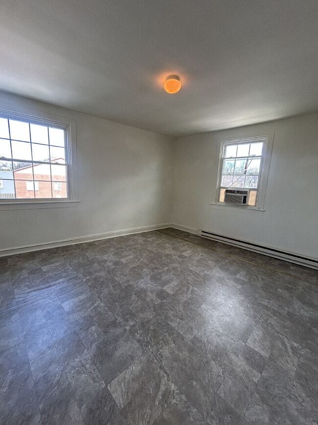 529-a E Main St in Front Royal, VA - Building Photo - Building Photo