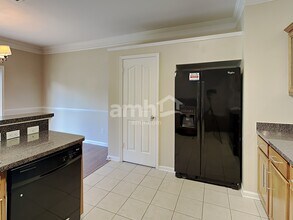 2411 Cairns Mill Ct in Charlotte, NC - Building Photo - Building Photo