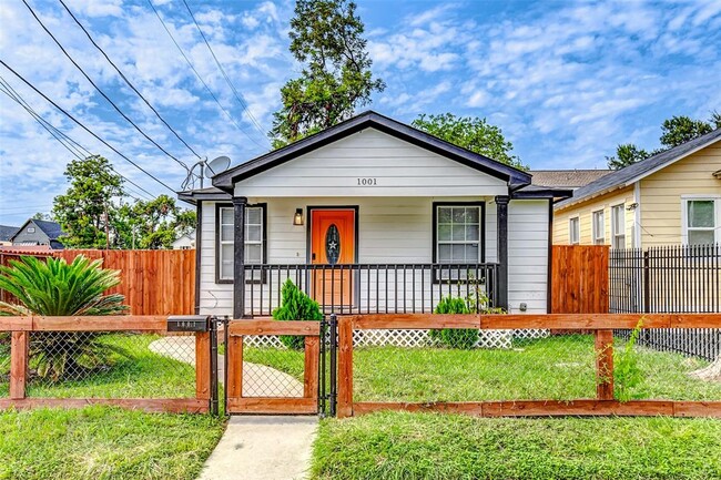 1001 E 32nd St in Houston, TX - Foto de edificio - Building Photo