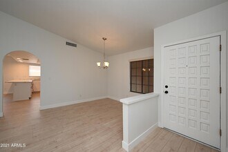 7301 W Canterbury Dr in Peoria, AZ - Building Photo - Building Photo