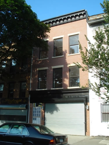 328 Tompkins Ave in Brooklyn, NY - Building Photo