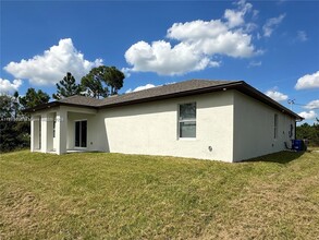 868 Cervantes St E in Lehigh Acres, FL - Building Photo - Building Photo