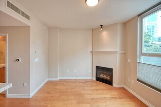 1240 India St, Unit 113 in San Diego, CA - Foto de edificio - Building Photo