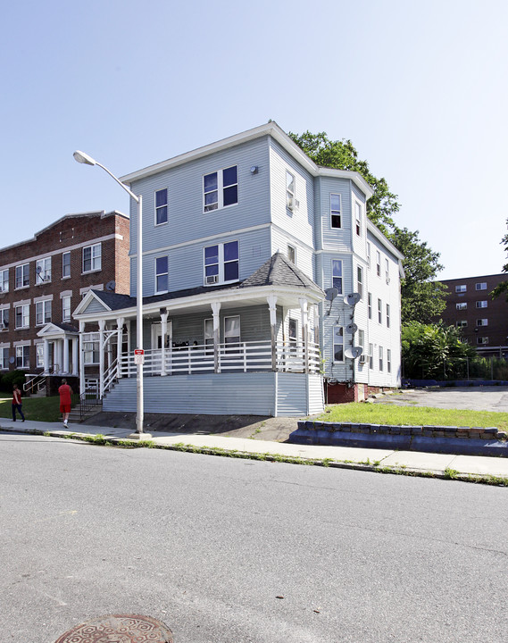 26 King St in Worcester, MA - Foto de edificio