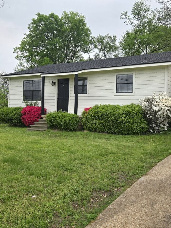property at 206 Cooper St