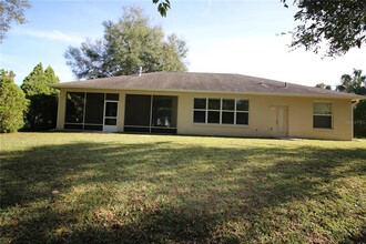 8137 SW 196th Ct Rd in Dunnellon, FL - Building Photo - Building Photo