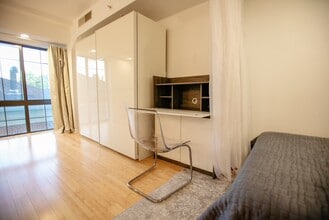 7915 Eastern Ave, Unit 314 in Silver Spring, MD - Foto de edificio - Building Photo