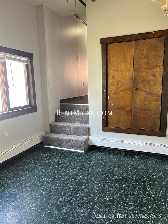 2412 Western Ave in Newburgh, ME - Building Photo - Building Photo