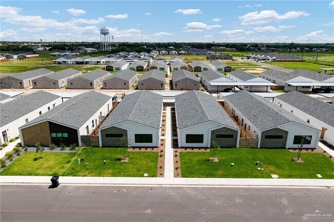 2701 Woodpecker Rd in Weslaco, TX - Building Photo - Building Photo