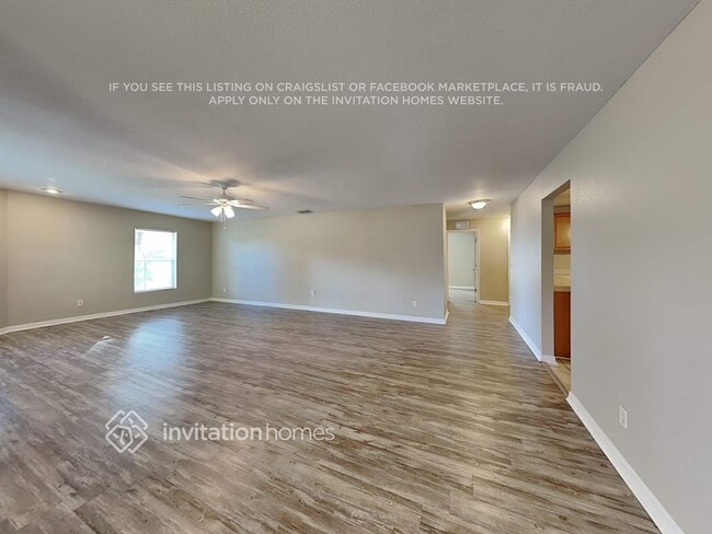 2401 Granada Cir E in St. Petersburg, FL - Building Photo - Building Photo