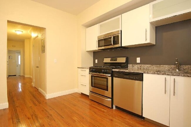 114 Everett St, Unit ##1-1 in Boston, MA - Foto de edificio - Building Photo