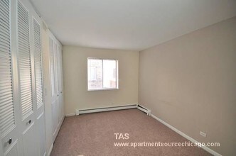 544 W Melrose St in Chicago, IL - Foto de edificio - Building Photo