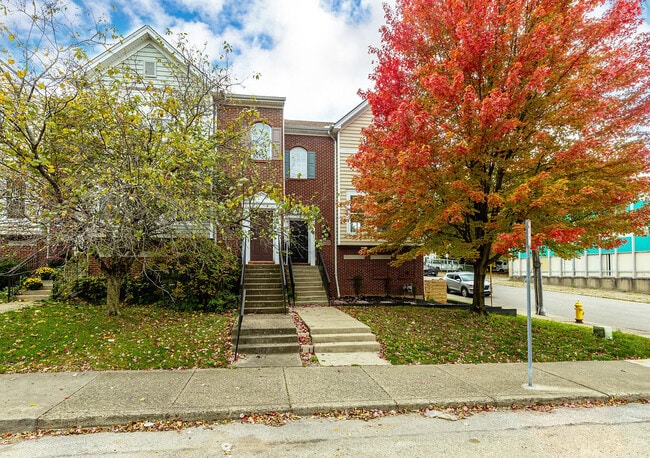 813 William Howard Taft Rd in Cincinnati, OH - Building Photo - Building Photo