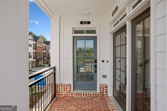 432 Burton Dr in Alpharetta, GA - Foto de edificio - Building Photo