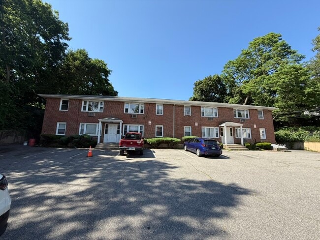 372 Park St, Unit 3