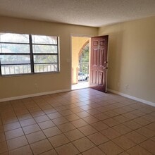 4030 78th Ave N, Unit 11 in Pinellas Park, FL - Building Photo - Building Photo